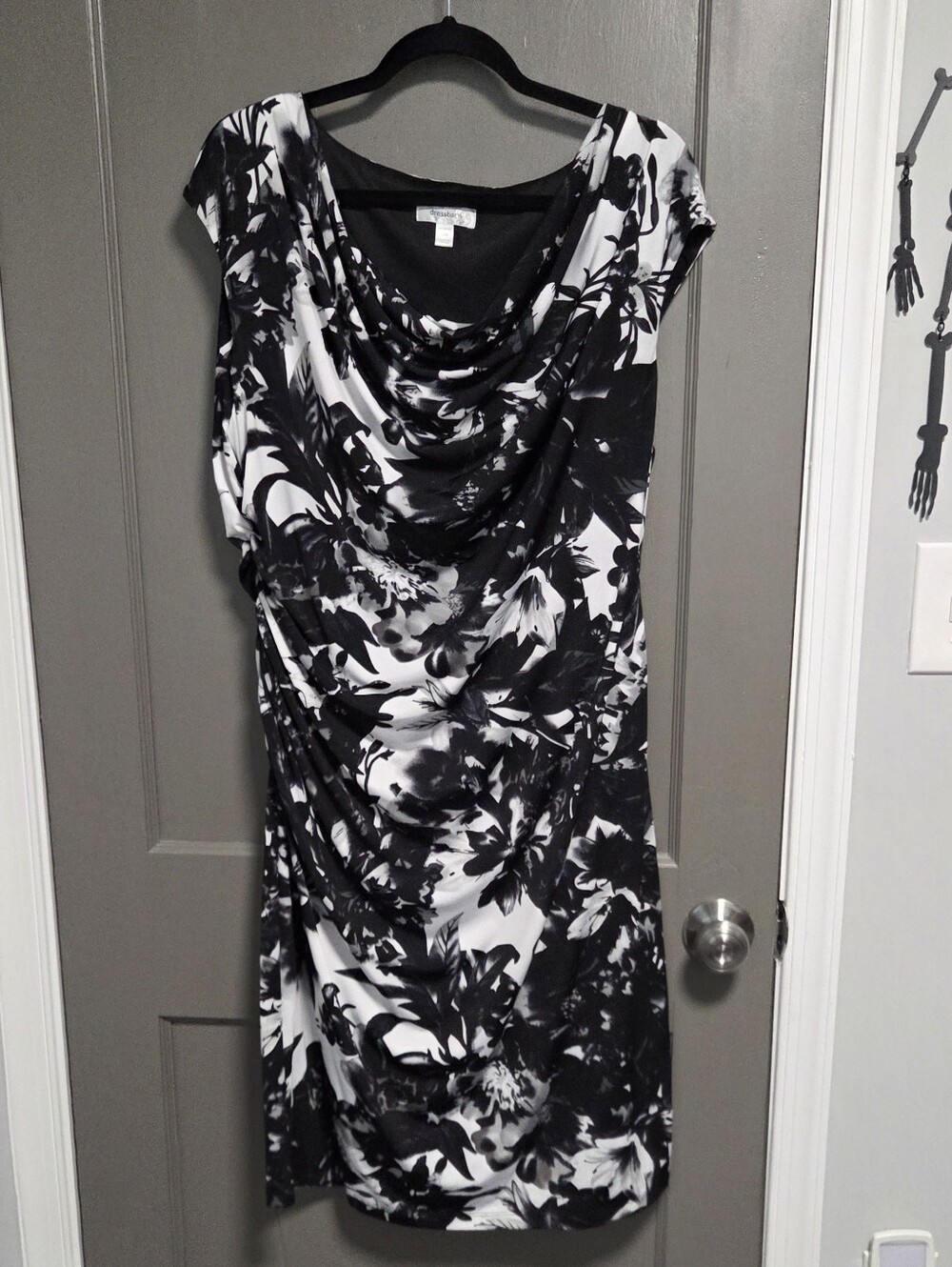 Dress Barn B&W Floral Dress Midi Plus Size 18